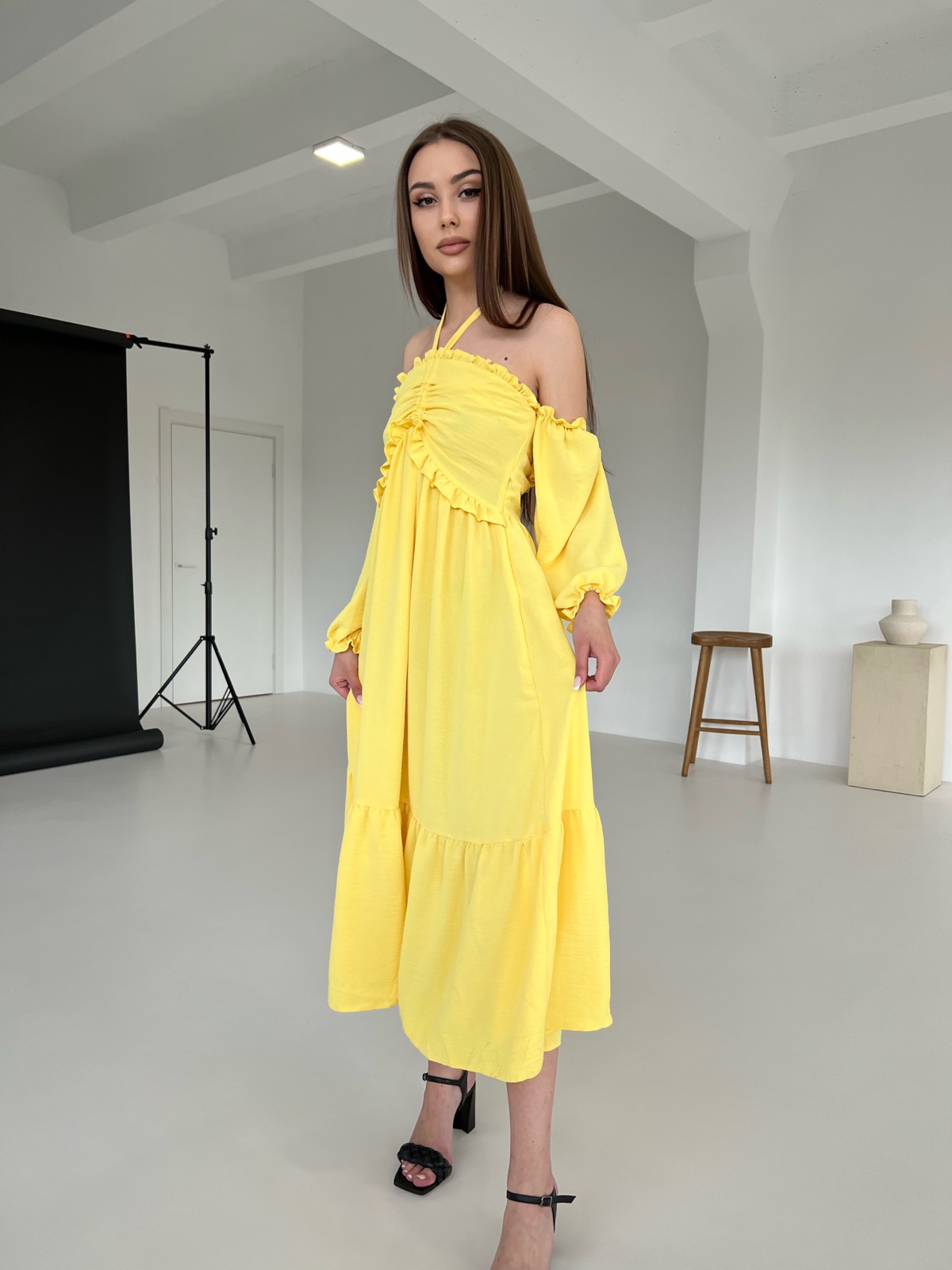желтое летнее платье